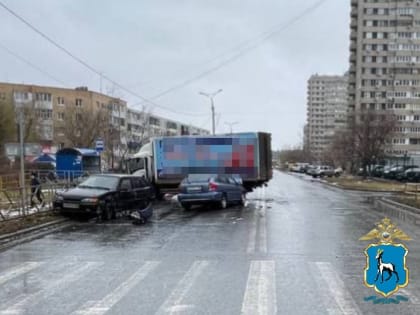 Авария в Тольятти: один пострадавший в результате столкновения трех автомобилей