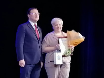 В Сызрани Дмитрий Азаров поздравил женщин с 8 марта