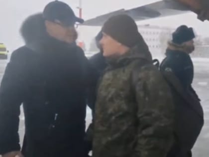 Губернатор Дмитрий Азаров встретил в "Курумоче" бойцов, попавших под обстрел в Макеевке