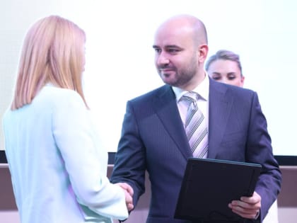 Губернатор поздравил сотрудников Сбера с юбилеем