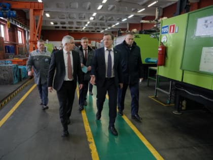 Губернатор Дмитрий Азаров осмотрел предприятия автомобильной промышленности в Сызрани
