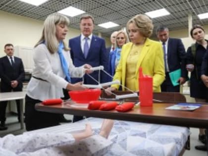 В Самаре спикер Совфеда Валентина Матвиенко и Губернатор Дмитрий Азаров ознакомились с работой филиала фонда «Защитники Отечества»