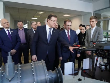 В день науки Дмитрий Азаров встретился с молодыми учеными Самарского университета