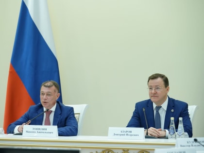 Поддержка автопрома, производство беспилотников, развитие транспорта. Максим Топилин и Дмитрий Азаров провели заседание Комитета Государственной Думы по экономической политике