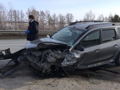 На автодороге «Волжский-Курумоч» водитель «Лады» не пропустил «Ниссан», пострадали 3 человека