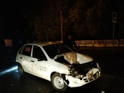 (фото) Под Тольятти такси попала в «коробочку» между фурой  автобусом