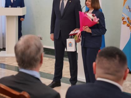 Дмитрий Азаров: «Будем и дальше создавать условия для развития вузов, оснащать лаборатории и открывать новые»