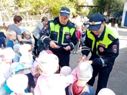 В Самаре сотрудники Госавтоинспекции проводят профилактические мероприятия для воспитанников детских садов