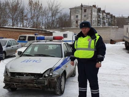 В Отрадном подросток сел за руль и таранил автомобиль ДПС