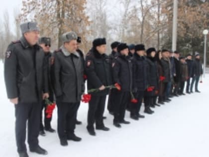 В Тольятти почтили память сотрудников органов внутренних дел, погибших при исполнении служебных обязанностей
