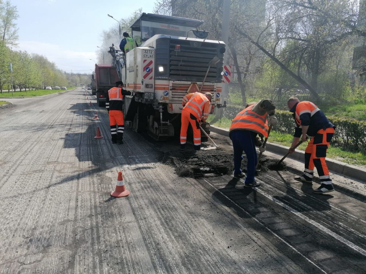 Старые дороги сегодня. Ремонт дорог. Реконструкция автомобильной дороги. Ремонт дорожного полотна. Тольятти дороги.