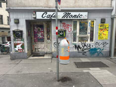 Cafe Monic