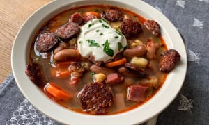 Jókai bean soup (Jókai bableves)