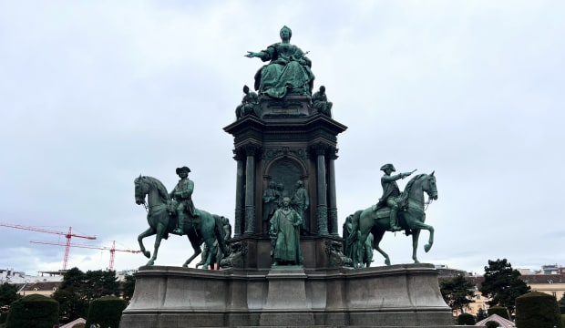 empress maria theresa monument vienna