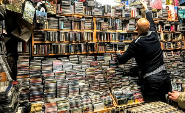media-pont-lemezbolt-records-store-budapest-2
