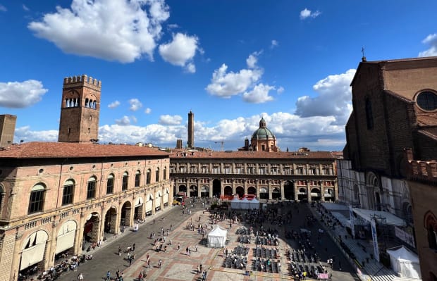 bolgna piazza maggiore