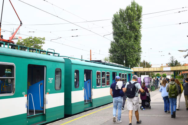 hev suburban rail line budapest szentendre