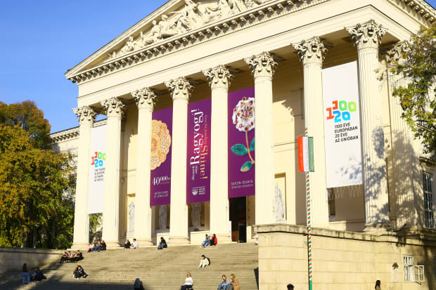 hungarian national museum outside