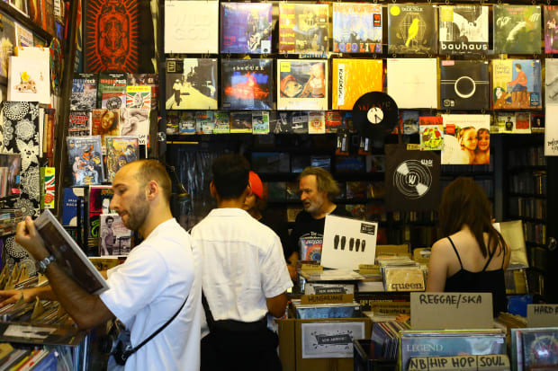 wave record store budapest