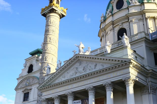 karlskirche facade carlo borromeo vienna