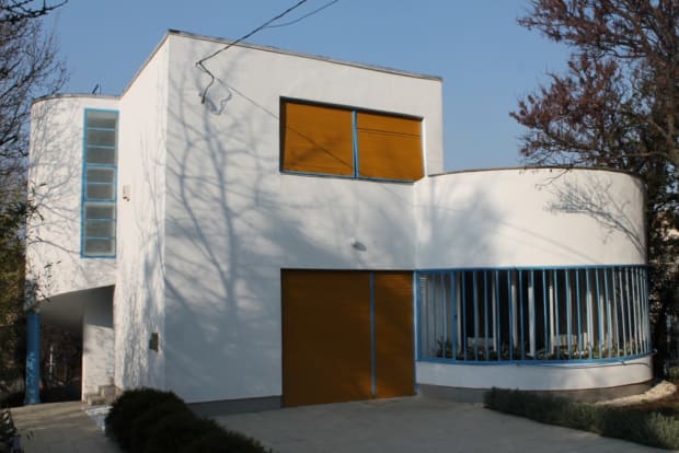 farkas-molnar-lejto-bauhaus-building-budapest