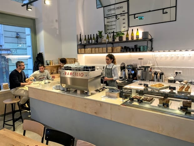 portobello-wine-coffee-bar-budapest-12