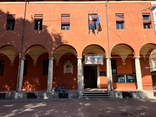 pinacoteca nazionale bologna facade