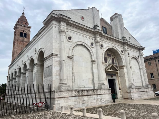 tempio malatestiano rimini leon battista alberti