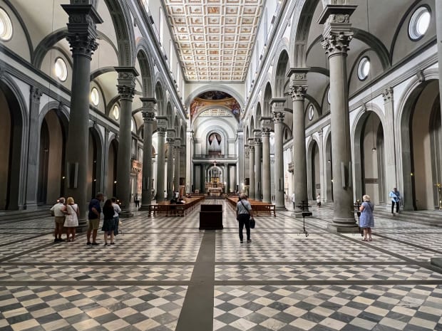 san lorenzo church florence nave