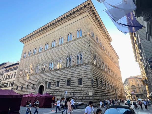 palazzo strozzi florence outside
