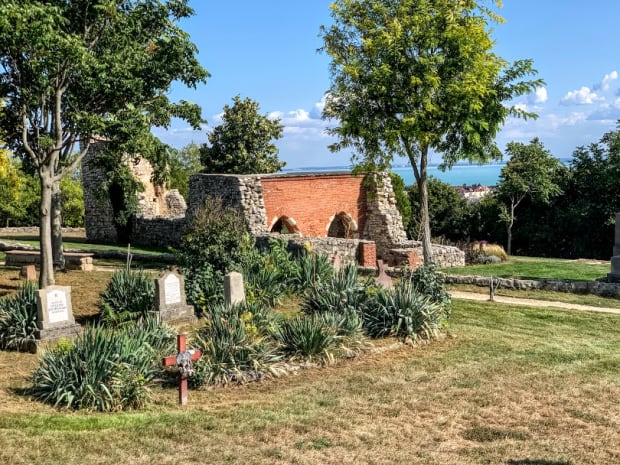 Papsokai-Saint-Mihály-church-ruin-balatonfured