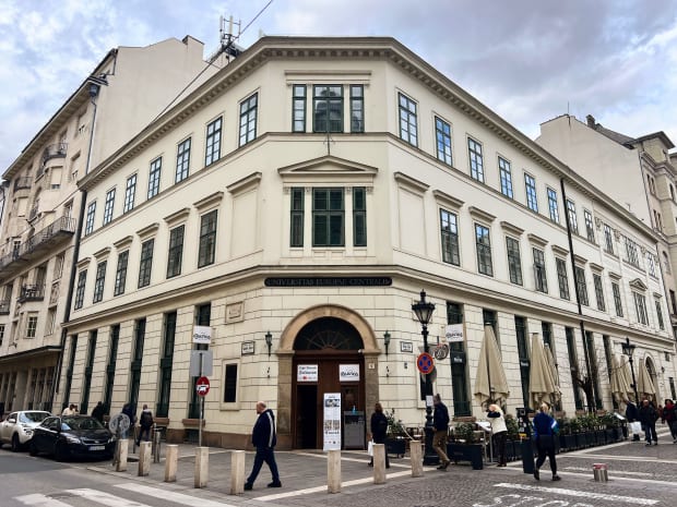 festetics palota budapest nador utca