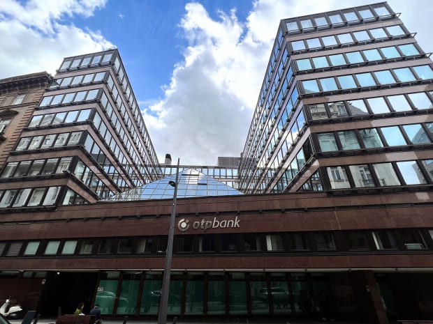 chemolimpex building budapest otp headquarters