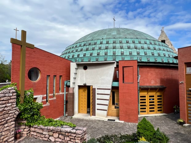 szentek temploma budapest
