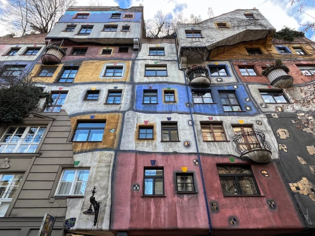 hundertwasser house vienna facade