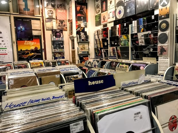 deep-records-store-budapest