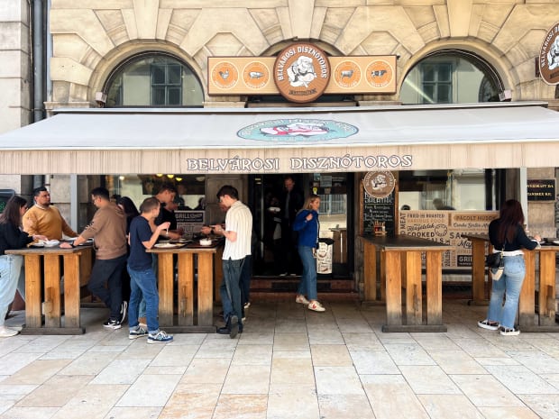 belvarosi disznotoros budapest outside