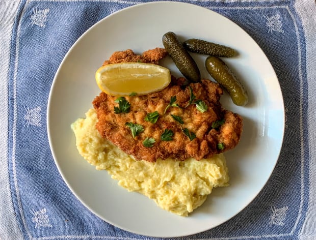 Onasi uxlayotganda ogli sikadi Erotik sport rasmlar