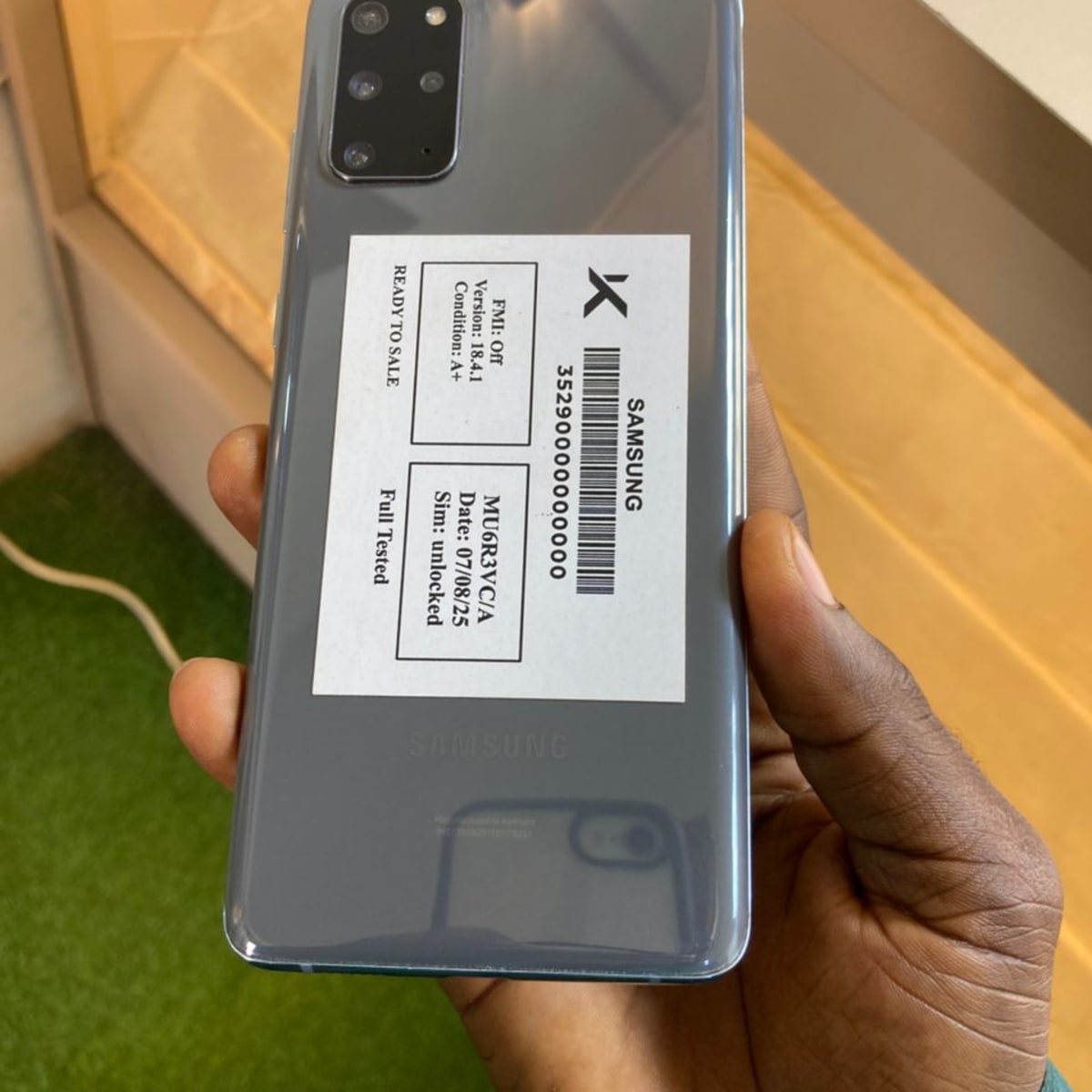 UK stand S20plus 5G available