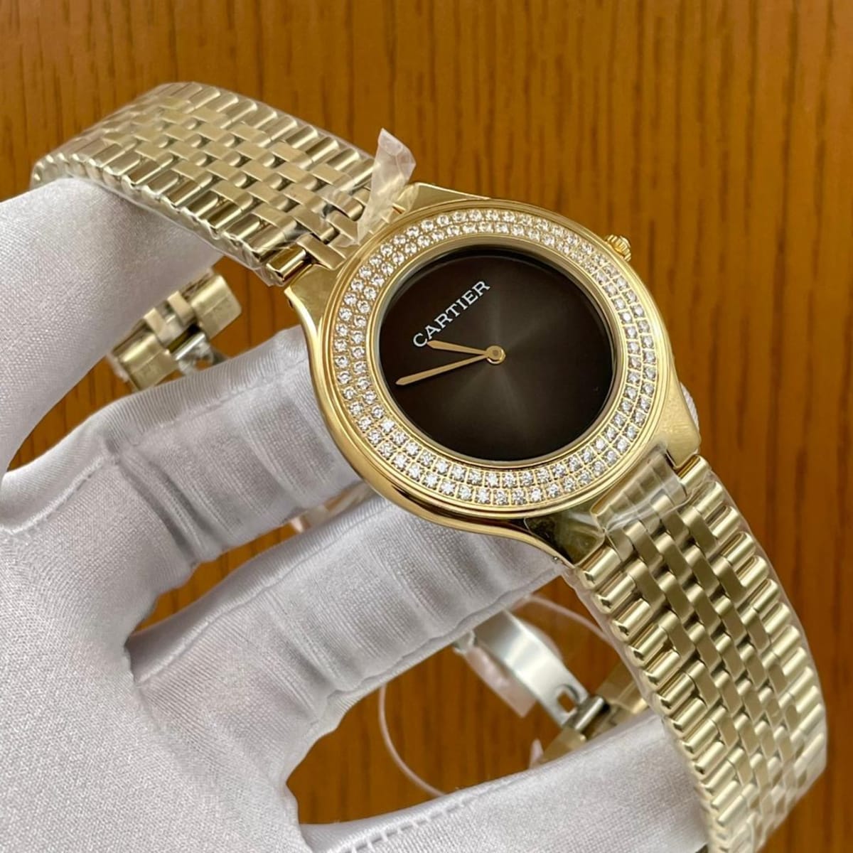 CARTIER LUXURY WATCH gold and brown interior 