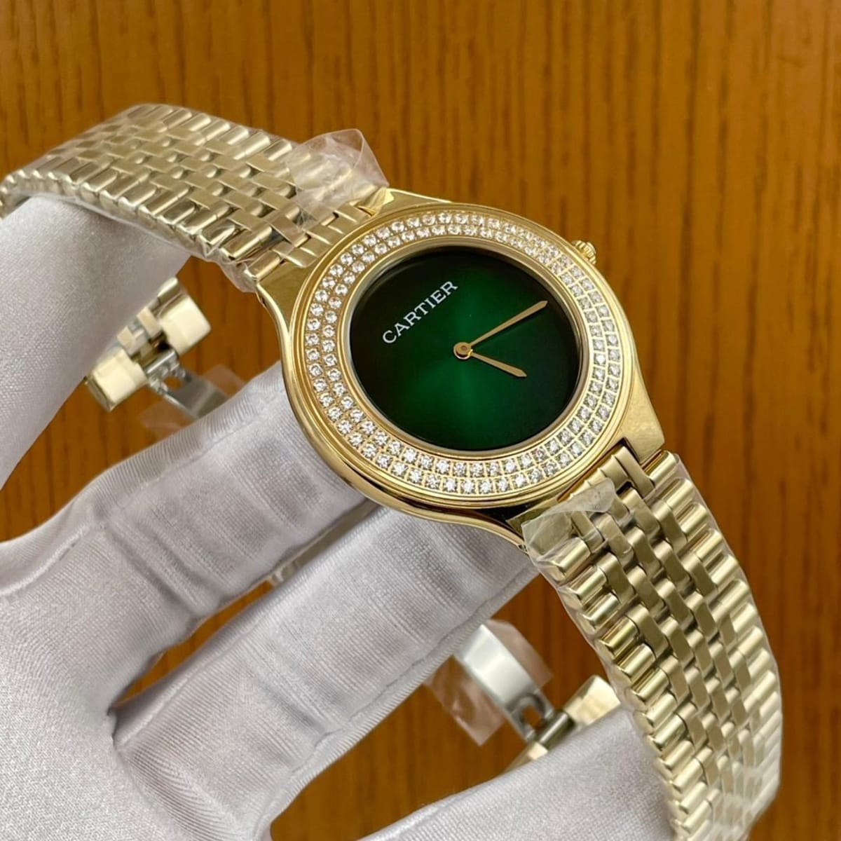 CARTIER LUXURY WATCH gold and green interior