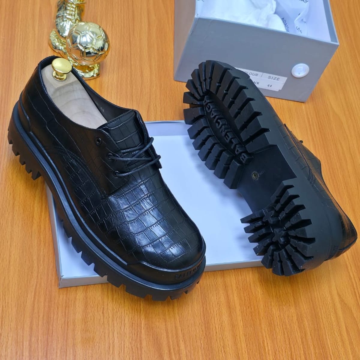 BALENCIAGA Leather shoes 