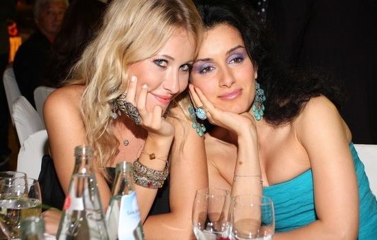 «Вот такой лютый фотошоп, чтобы дом покосился и деревья»: Ксения Собчак жестко пристыдила Тину Каделаки, та ответила «Вот такой лютый фотошоп, чтобы дом покосился и деревья»: Ксения Собчак жестко пристыдила Тину Каделаки, та ответила