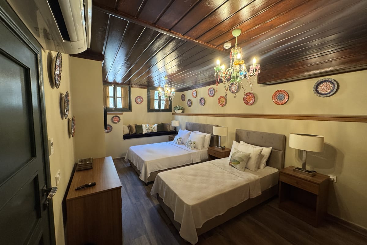 Room102 Interior