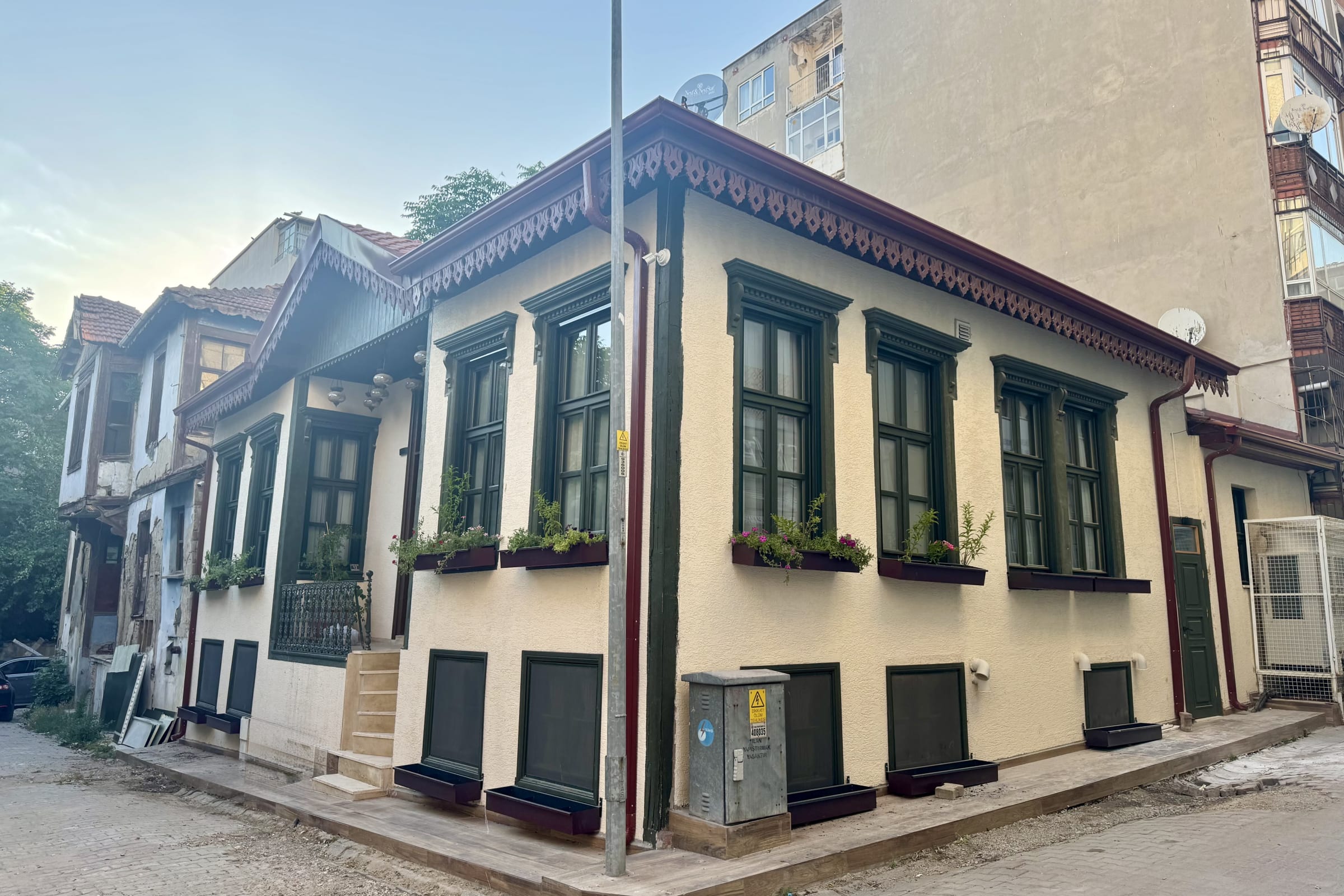 Hotel-main-hero-section