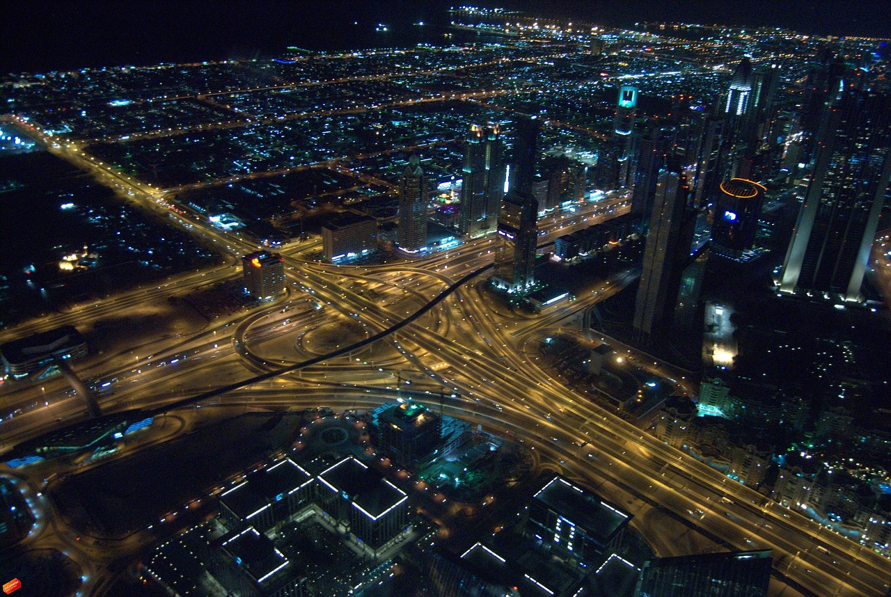 חבילות in Dubai