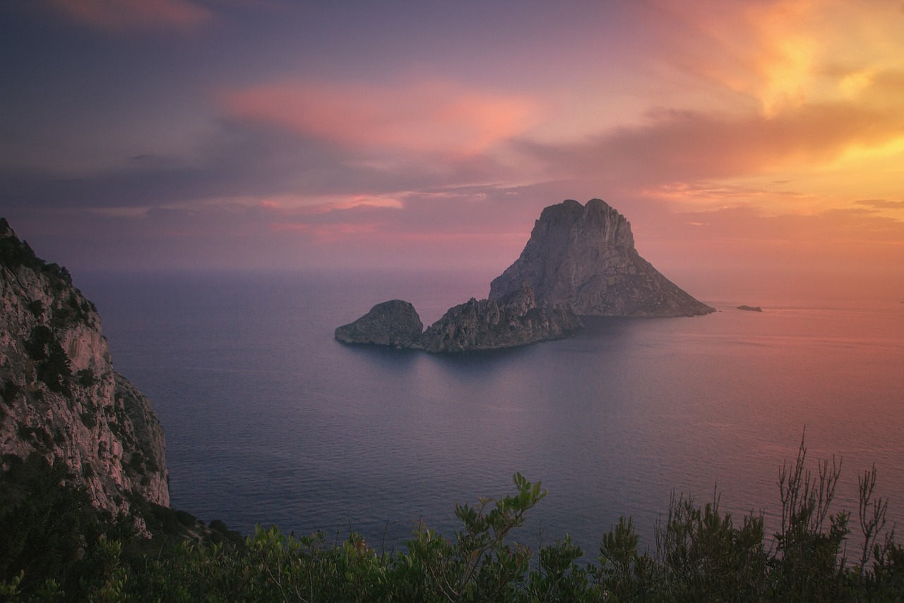 Ibiza Spanien Ibiza mit Freunden: Dein ultimativer Sommerurlaub