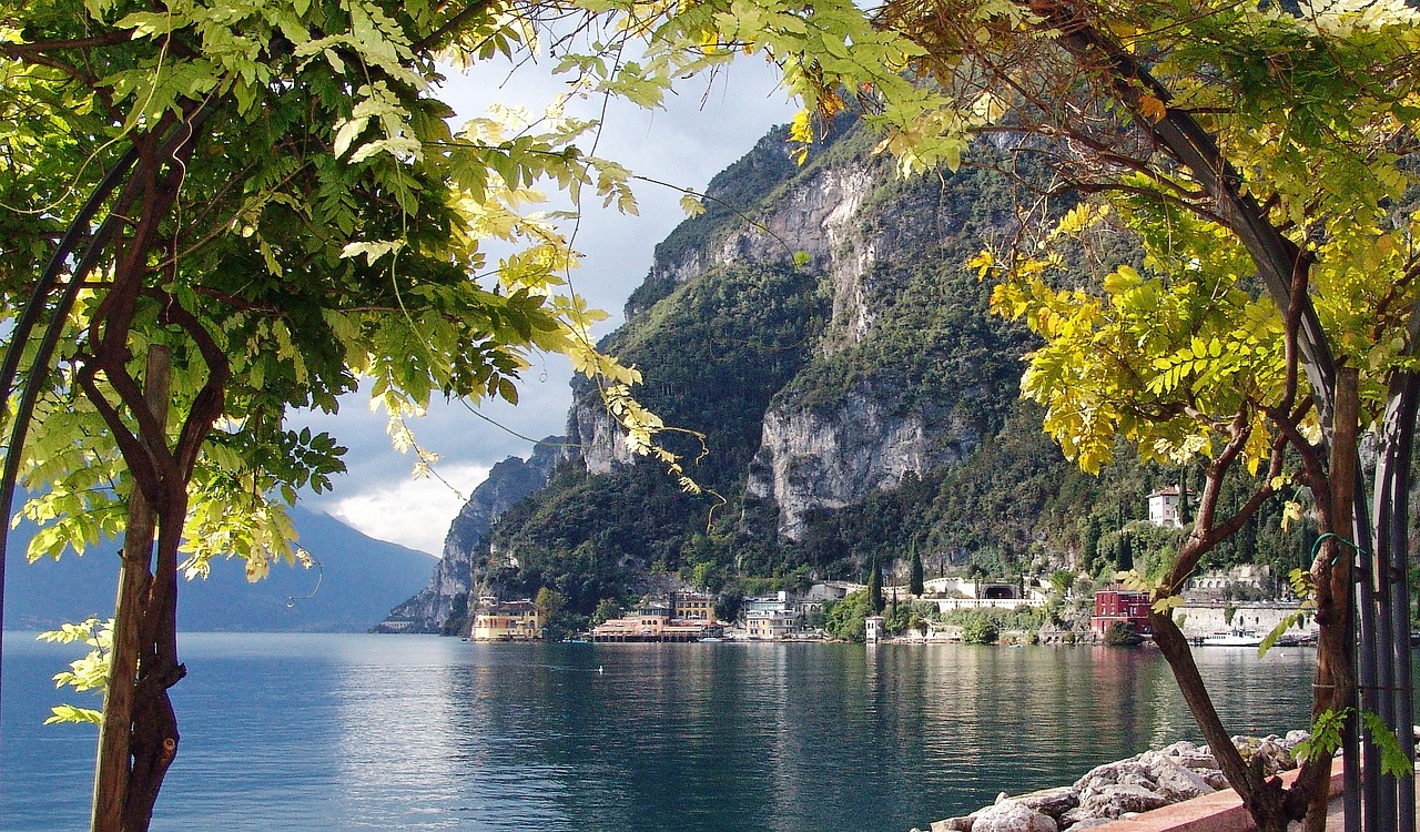 מסגרת in Garda Lake