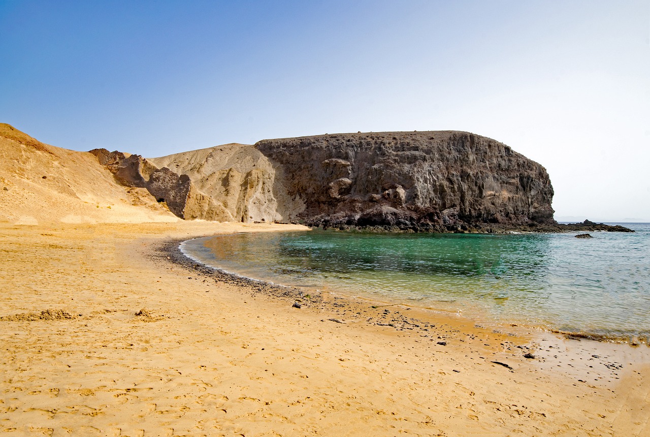 Lanzarote Spanien Herbstliche Auszeit auf Lanzarote: Alleine die Kanareninsel entdecken
