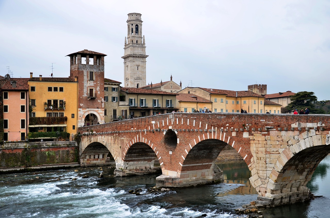 מסגרת in Verona